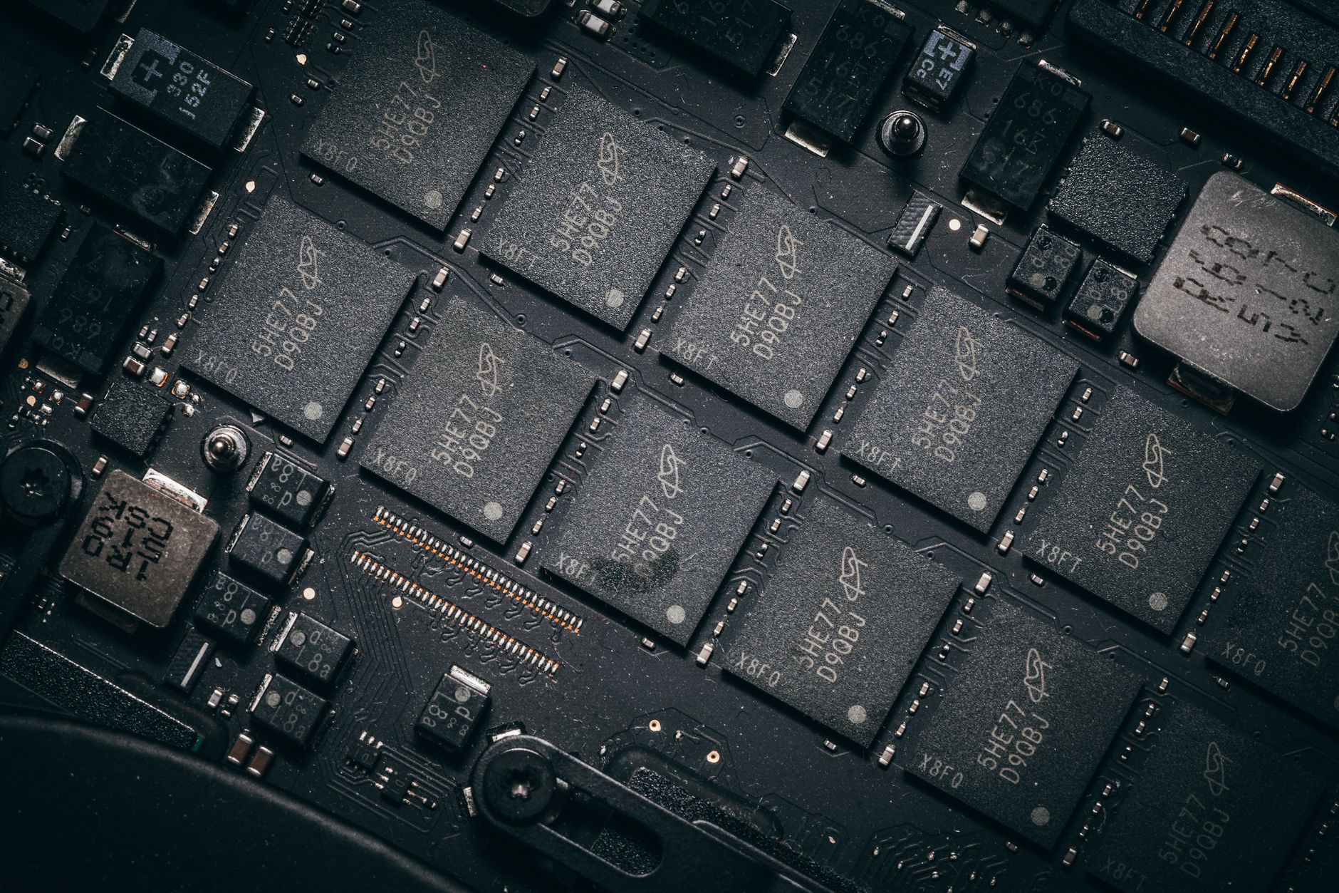 Silicon Motion Earnings Estimates: Clear Insights for Investors